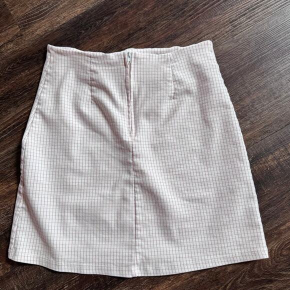 Altar'd State Size XS White/Pink
Gingham Checked Print Mini‎ Skirt - Picture 1 of 4